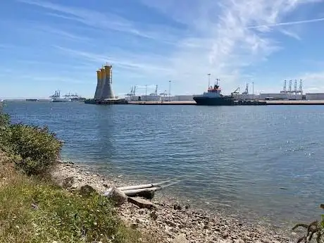 Vue sur quai de l'Asie et Bassin René Coty  zone autorisée au public