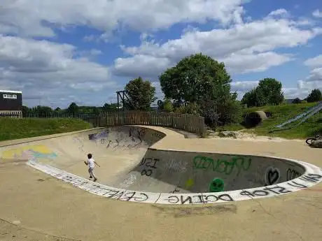 Tolworth Skatepark Bowl