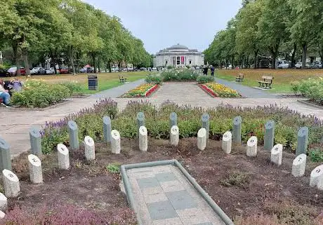 Diamond Jubilee Sundial