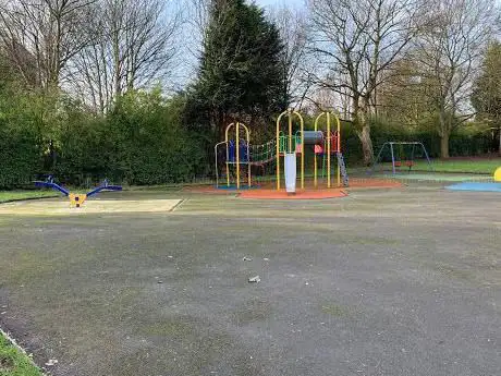 Chesterton Rd Playground