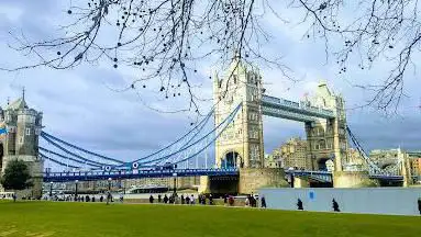 Potters Fields Park