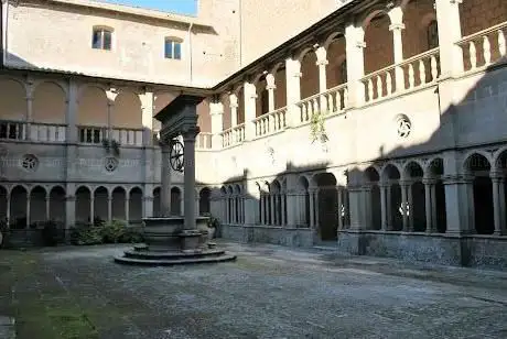 Chiostro di Santa Maria della Quercia