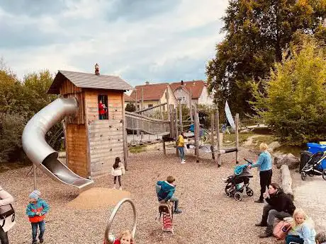 Spielplatz Schulhaus Zentral