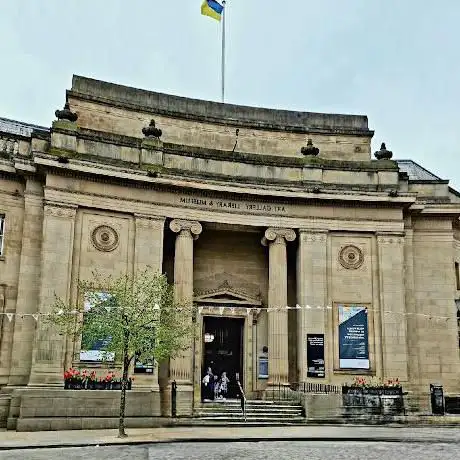 Bolton Museum Art Gallery & Aquarium