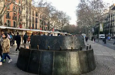 Monument a Mary Santpere