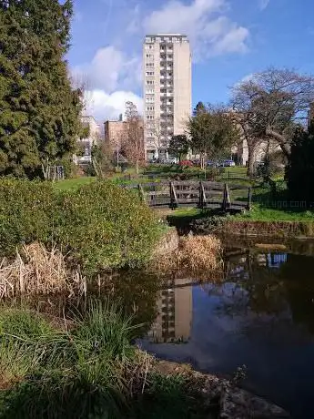 Historic Southfields Pond