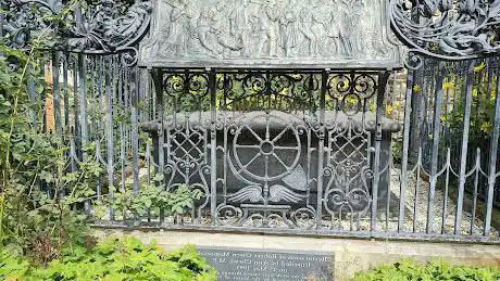 Robert Owen Memorial