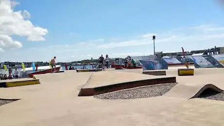 Cardiff Bay Barrage Skate Plaza