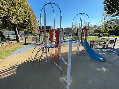 Parc pour enfants de la mairie