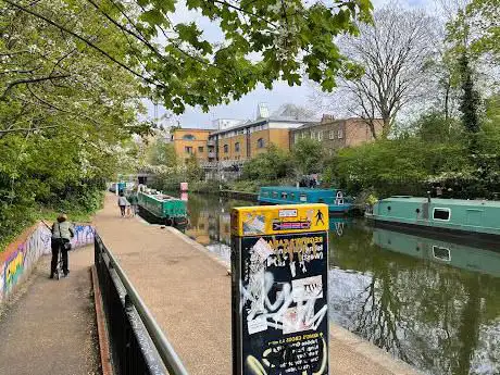 Regentâ€™s Canal Towpath  London