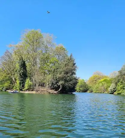 Victoria Park West Lake