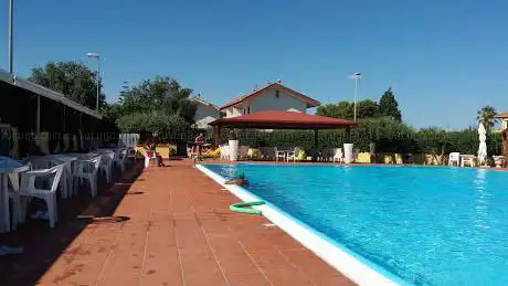 piscina paestum