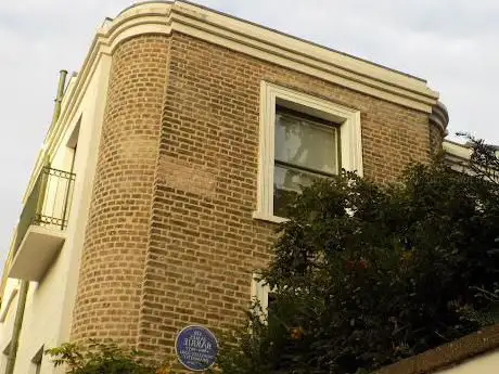 Sir James Barrie Blue Plaque