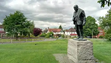 Winston Churchill Statue