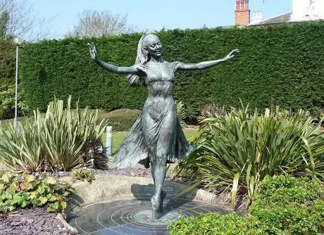 Margot Fonteyn Statue