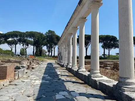 Tratto originale della Via Appia Antica