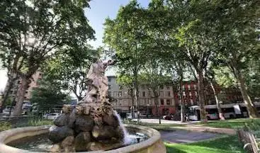 Fontaine de la place Roland