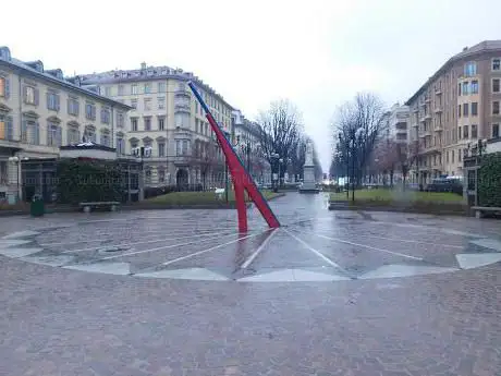 Meridiana Monumentale di Lucio Morra