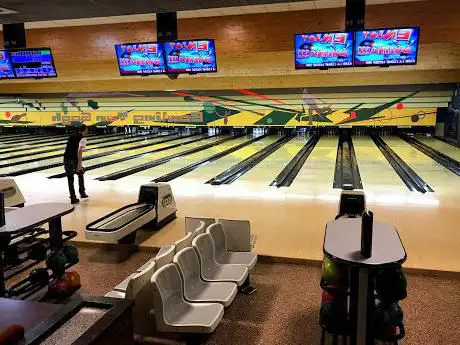 Bowling & Billards Van Gogh