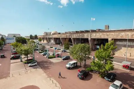 Toit de la base sous-marine de Saint-Nazaire