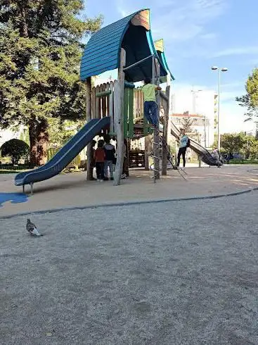 Entrée du Jeu dâ€™Enfants de la Place du Général Leclerc