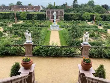 Kenilworth Castle and Elizabethan Garden