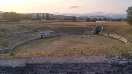 Amphithéâtre de Castelleone di Suasa