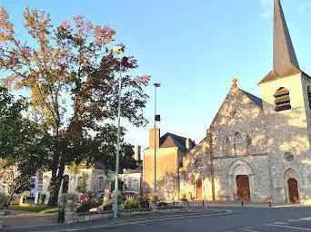 Église Saint-André de Fleury-les-Aubrais