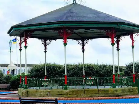 St Annes Lifeboat Memorial 1886