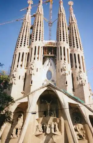 LA SAGRADA FAMILIA