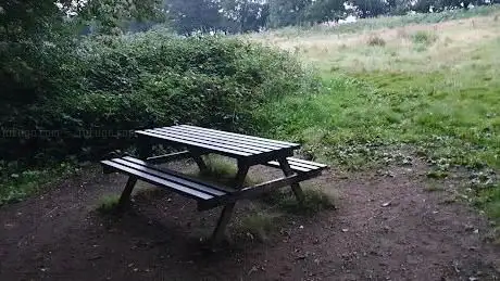 Picnic table