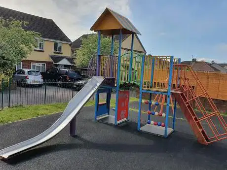 Oakridge Close Play Area