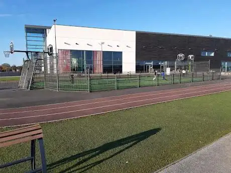 City Stade (foot  basket, piste athlétisme)