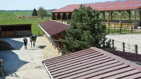 Les écuries des Champeaux