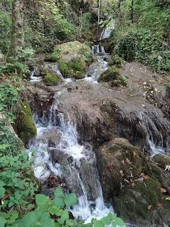 Sentiero trekking cascate Calabritto Grotte dei briganti