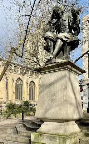 Sir Thomas Browne Statue