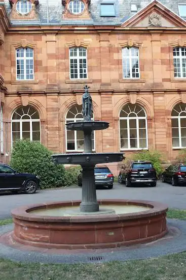 Schinkel-Brunnen