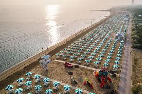 Bathing Establishment Green Beach