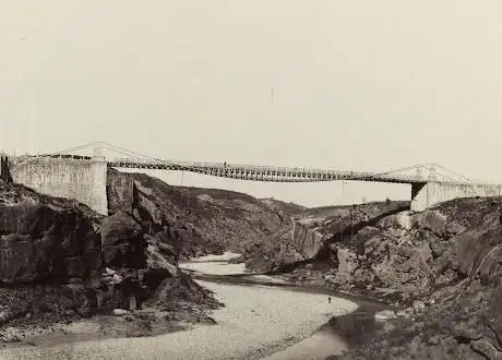 Antiguo puente colgante de Lascellas