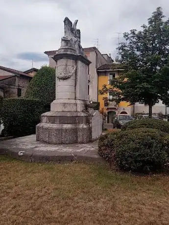 Monumento ai caduti rezzatesi nelle guerre