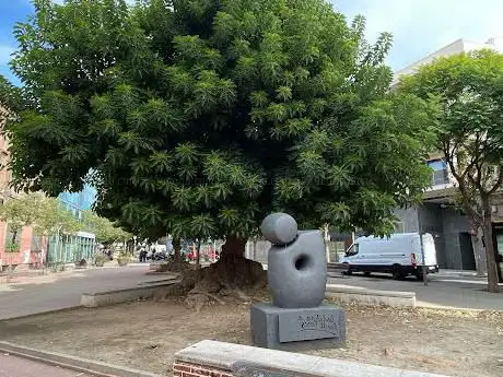 Monument a Enric BorrÃ s