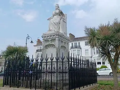 Queen Victoria Statue