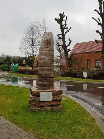 Monument voor de bemanning van de Lancaster ED810 te Ekeren