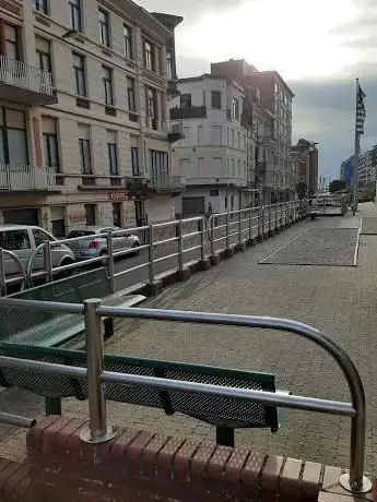 Wandelpad   petanquebaan, verboden voor fietsers en honden.