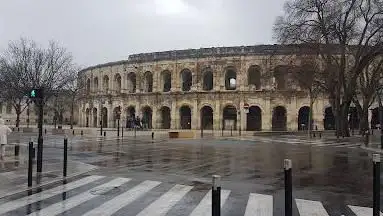 Nîmes