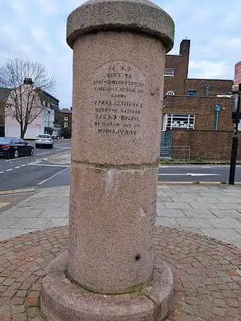 Brentford Monument