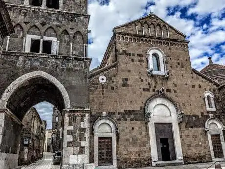 Cattedrale di CASERTAVECCHIA. Sepolcro del Vescovo