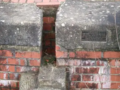 Mouldon Hill Canal Lock