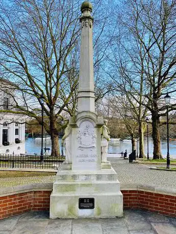 Richmond War Memorial  London