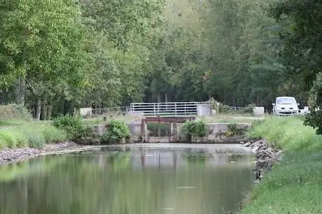 GR 303 De Néris-les-Bains Ã  Montcombroux-les-Mines (Allier)